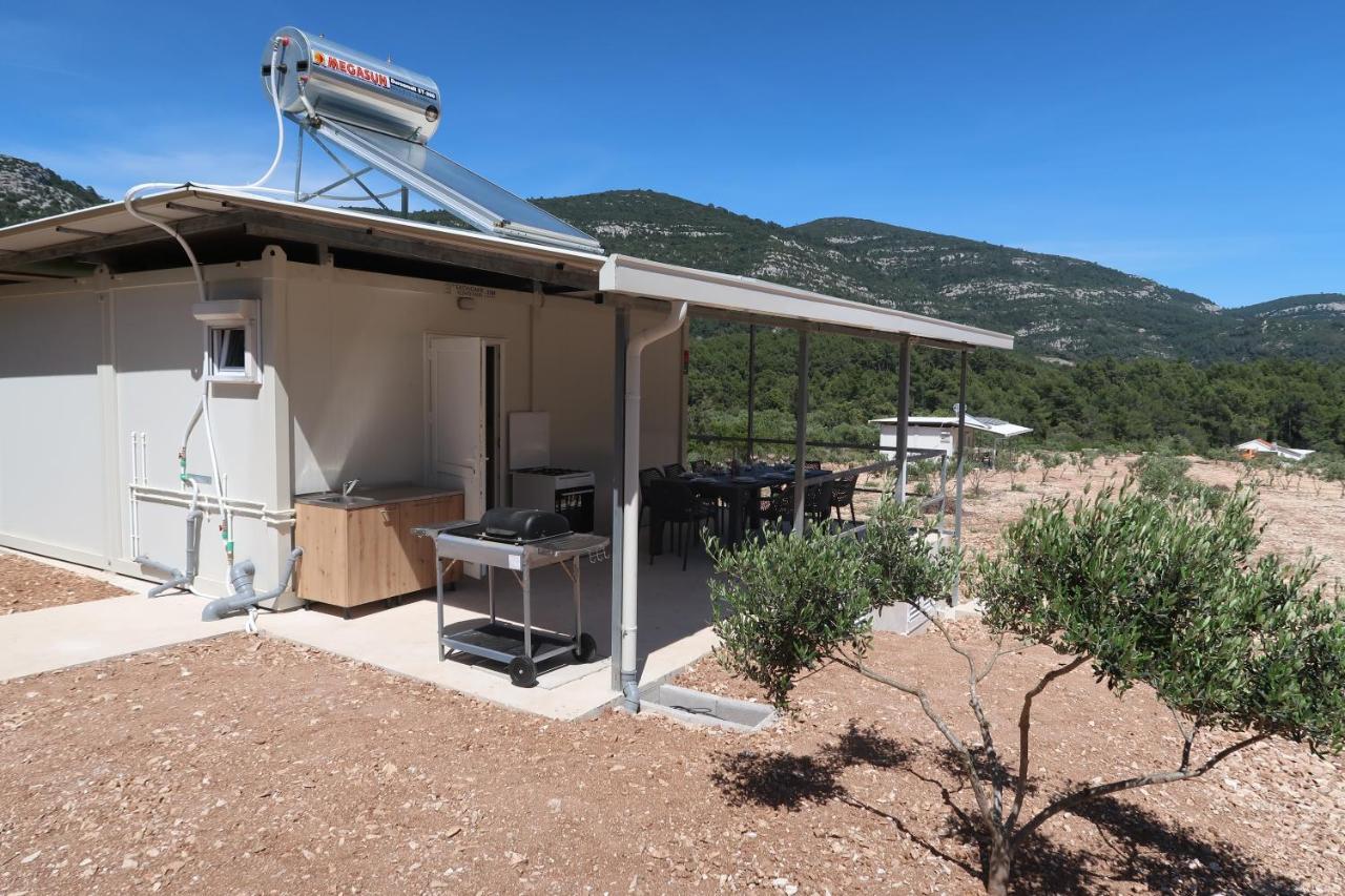 Robinson Olive Tree Huts Villa Čara Buitenkant foto