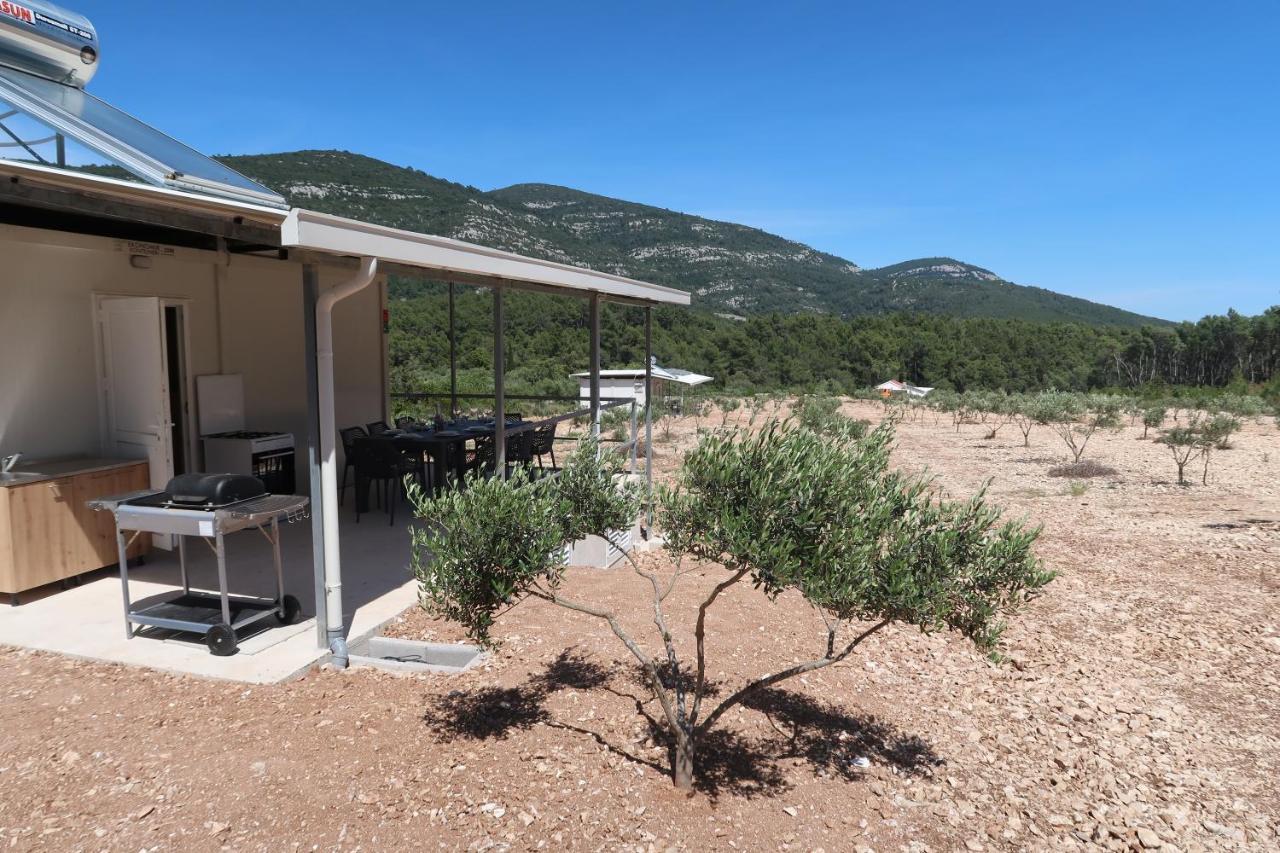 Robinson Olive Tree Huts Villa Čara Buitenkant foto